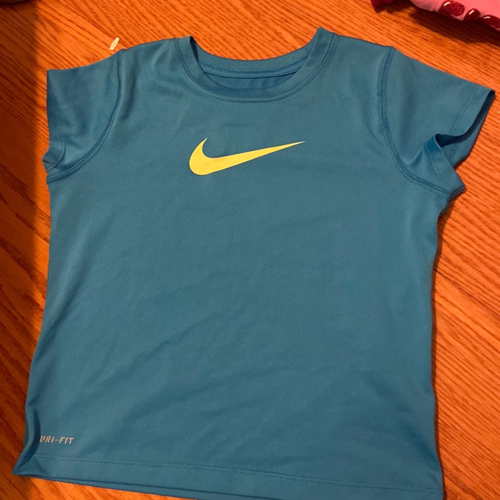 Kids Nike Dry Fit, 6x Like New